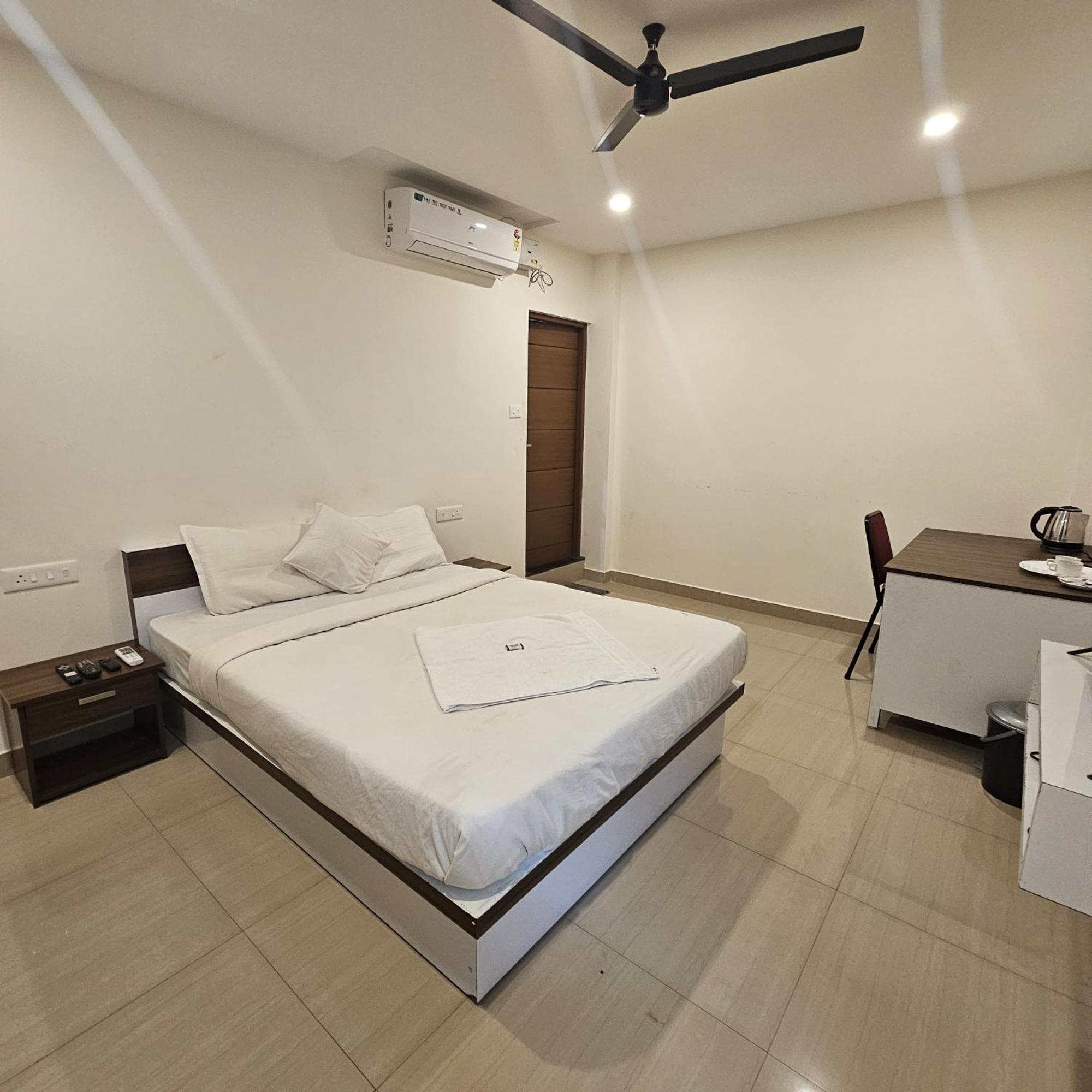 Heres Haut Residency Kochi Exterior foto