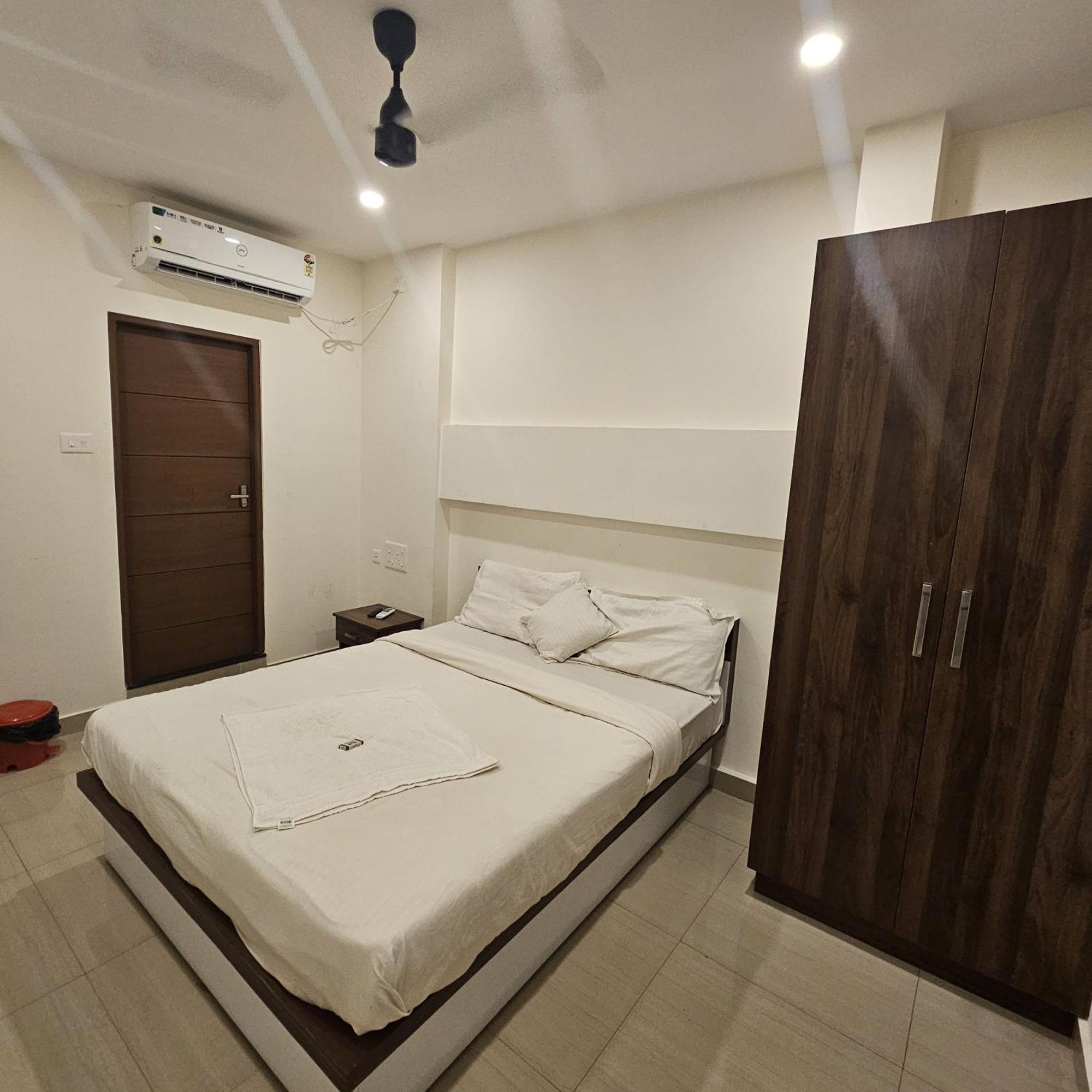 Heres Haut Residency Kochi Exterior foto