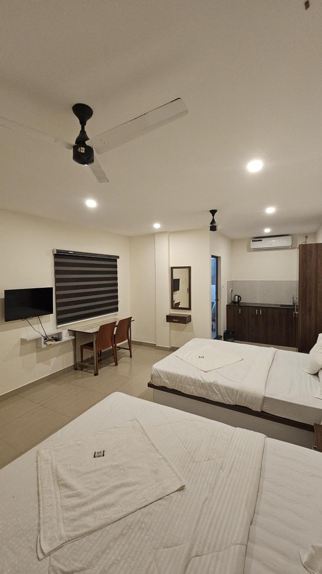 Heres Haut Residency Kochi Exterior foto