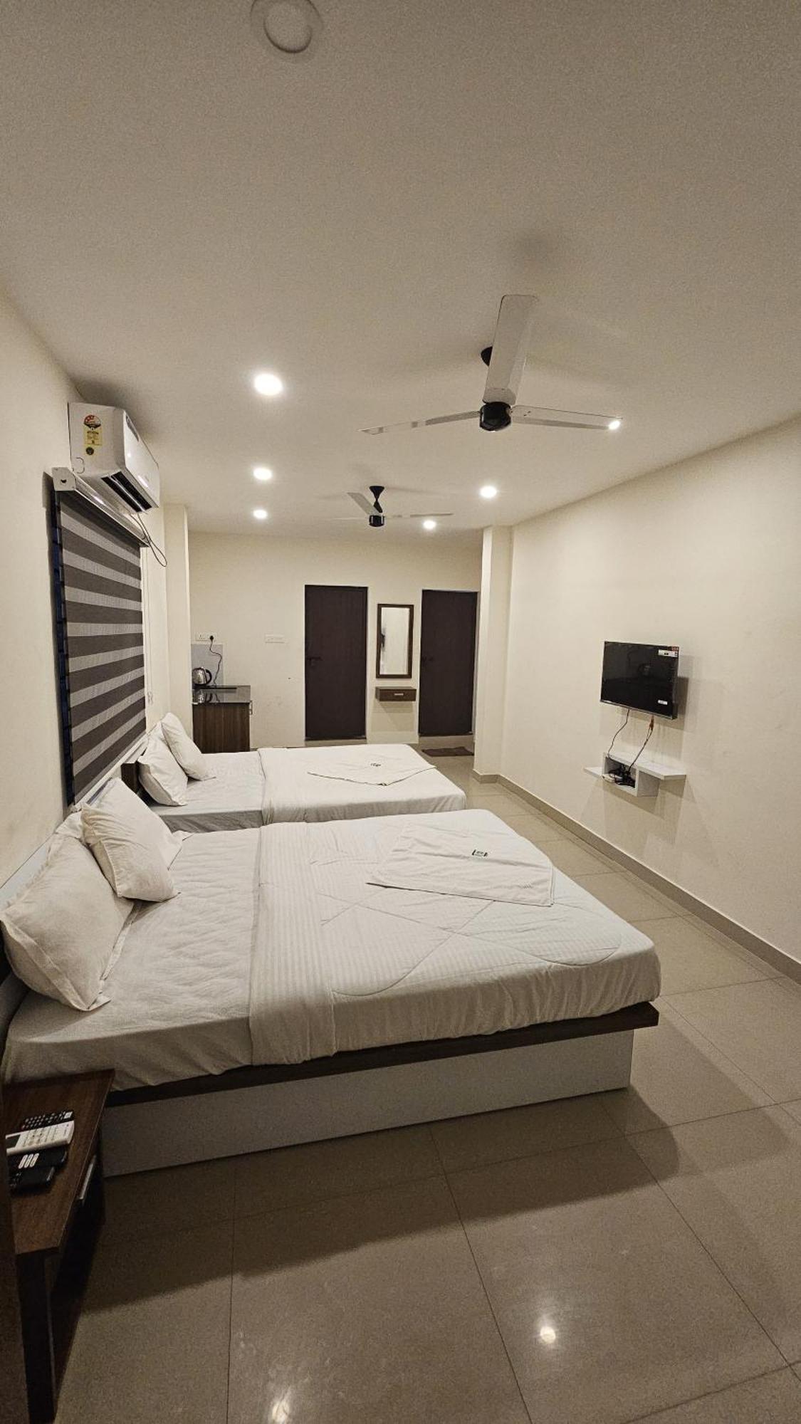Heres Haut Residency Kochi Exterior foto